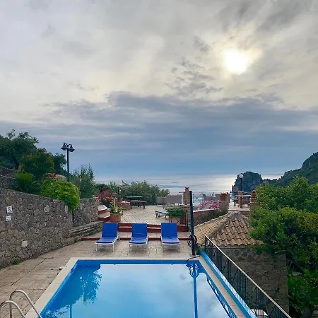 빌라 Ermones Amber